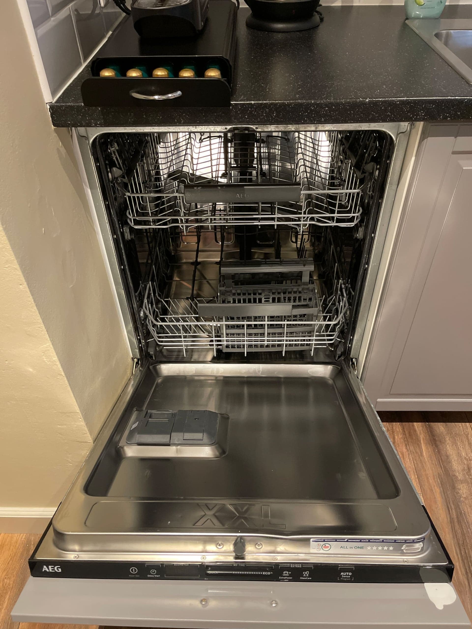 Vaatwasser in de keuken van Zeelicht