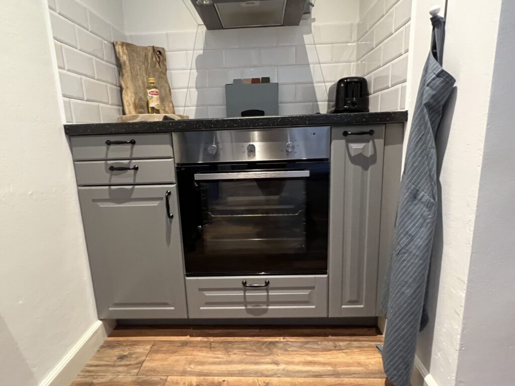 Ingerichte keuken van appartement Zeelicht