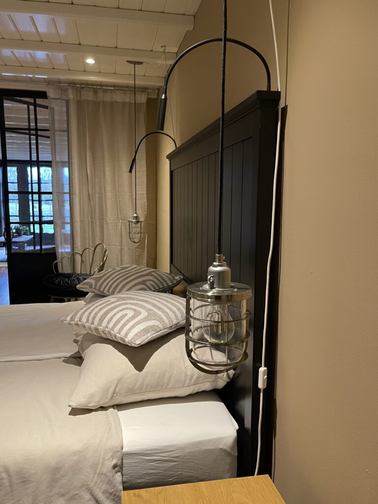 Kledingkast in de slaapkamer, appartement Oester